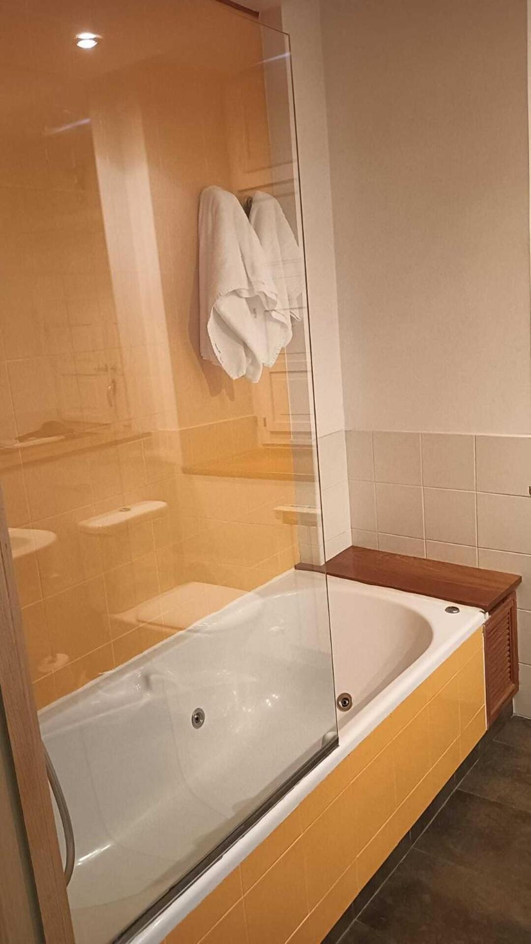 Gastro Hotel La Giraldilla Lierganes Bilik gambar