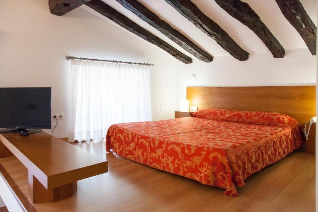 Gastro Hotel La Giraldilla Lierganes Bilik gambar