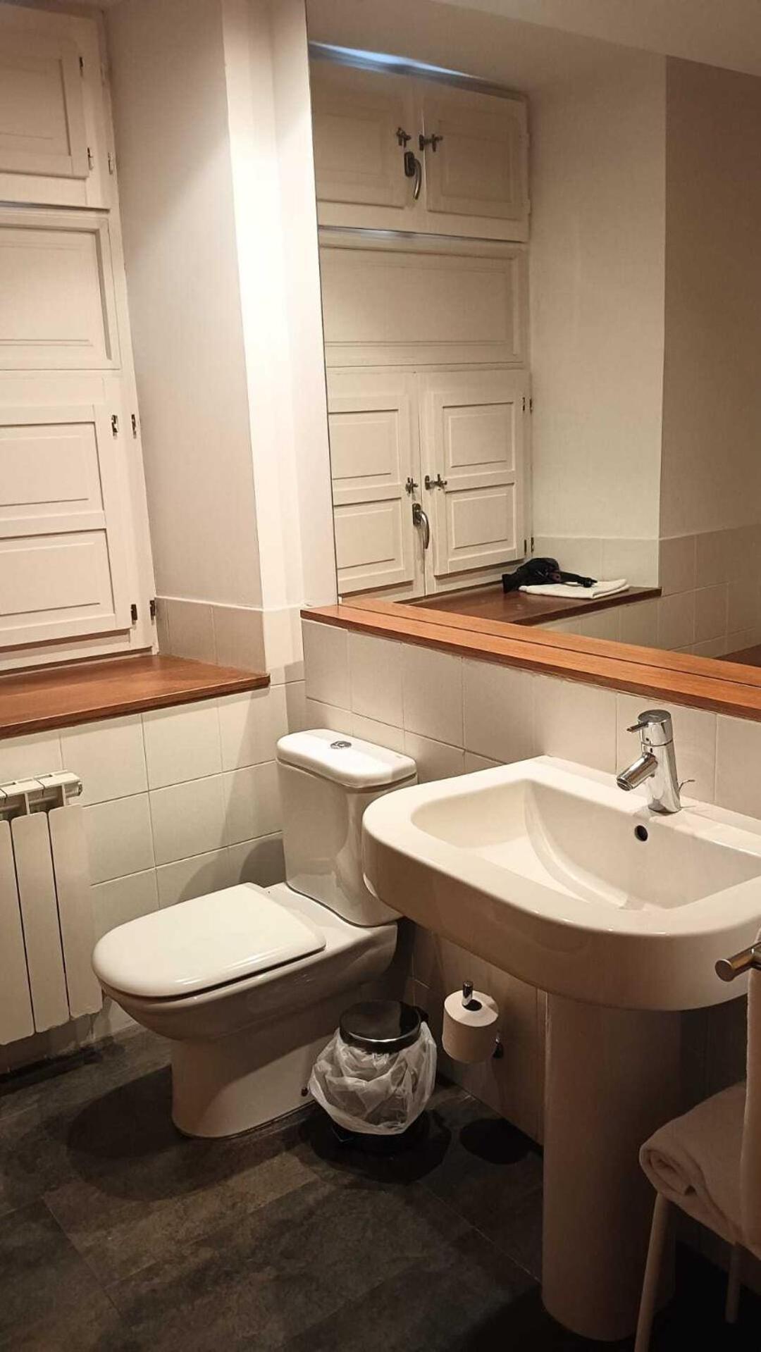Gastro Hotel La Giraldilla Lierganes Bilik gambar