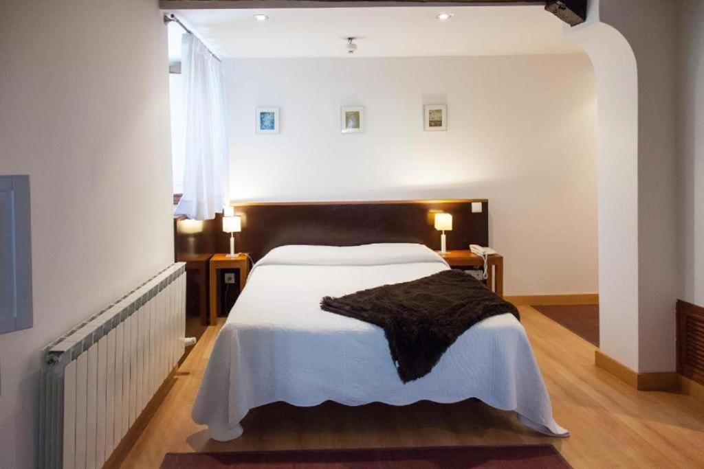Gastro Hotel La Giraldilla Lierganes Bilik gambar
