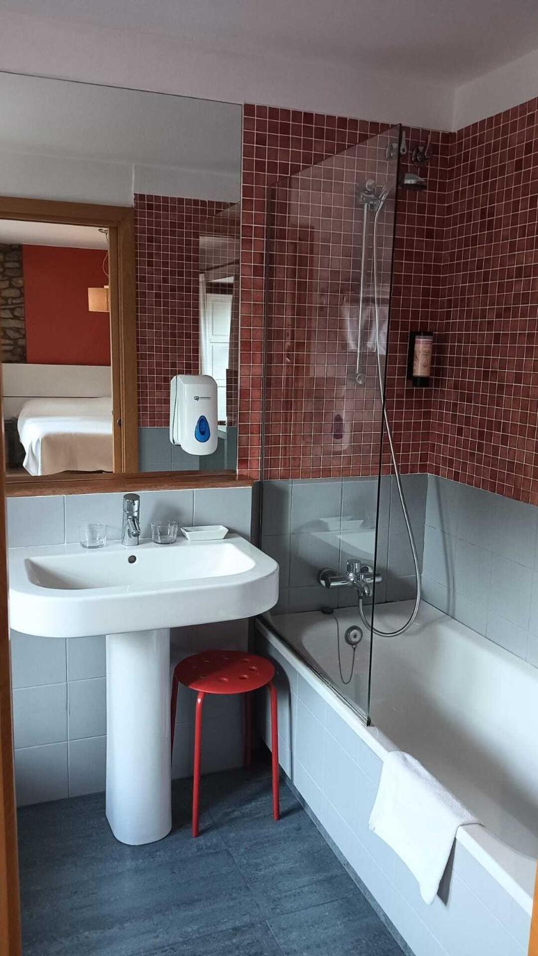 Gastro Hotel La Giraldilla Lierganes Bilik gambar